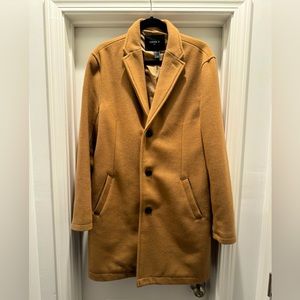 Men’s camel top coat